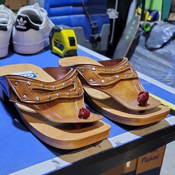 MENS 11 wooden platform sandals, also known as GETA. These Are Vintage For Sure - Picture 2 of 9